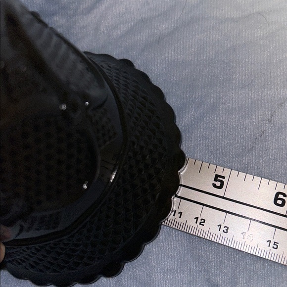 Avon Deep Red Glass Vase - Picture 11 of 13